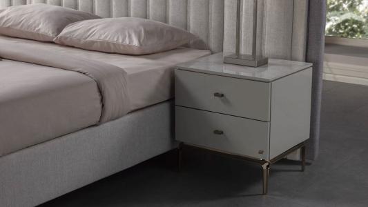 Κομοδίνο Briella