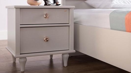 Κομοδίνο Emily